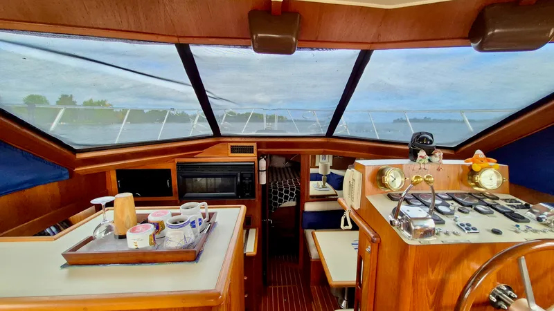 Slide: The Image of 1989 Carver 48 Californian - 8038598