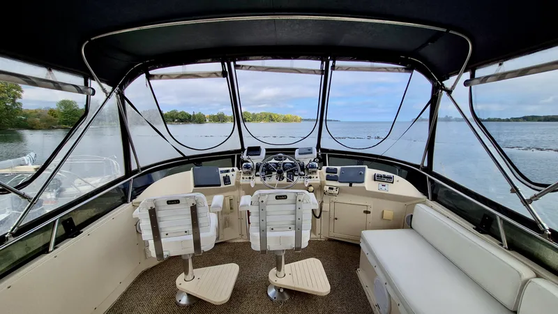 Slide: The Image of 1989 Carver 48 Californian - 8038590