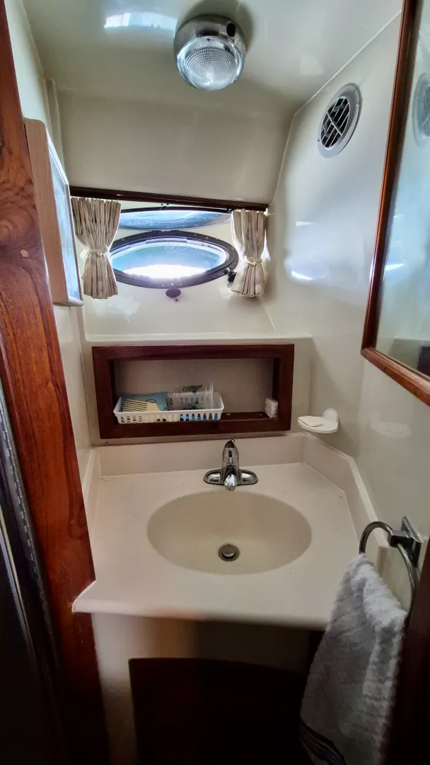 Slide: The Image of 1989 Carver 48 Californian - 8038612