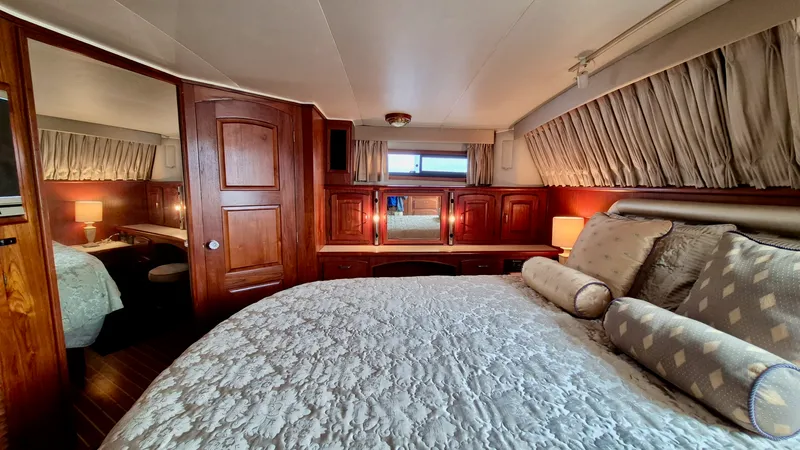 Slide: The Image of 1989 Carver 48 Californian - 8038627