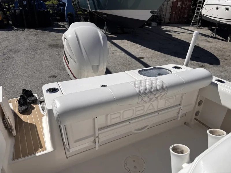 Slide: The Image of Robalo R242 2017 - 8039348