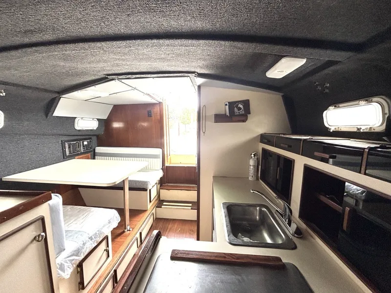 Slide: The Image of Hatteras Sport Fisherman 1984 - 8045682