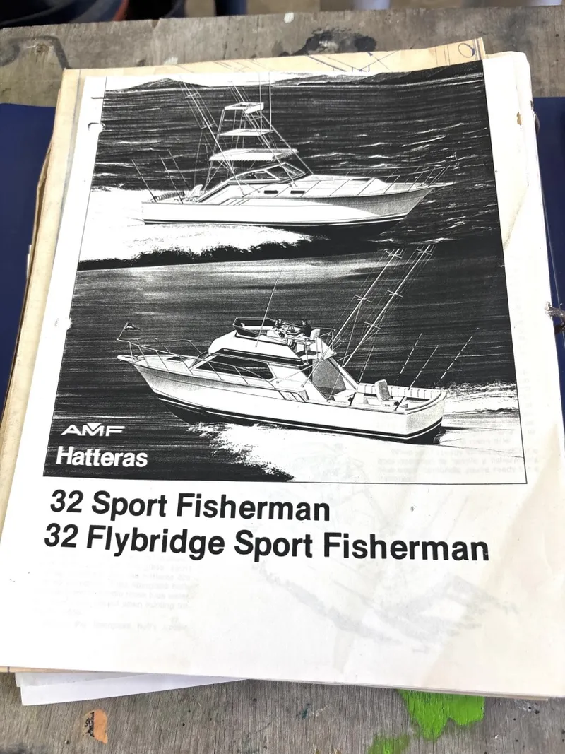 Slide: The Image of Hatteras Sport Fisherman 1984 - 8045643