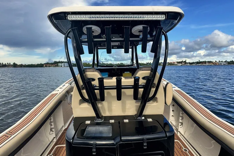 Slide: The Image of Tidewater 320 CC Adventure 2019 - 8044741