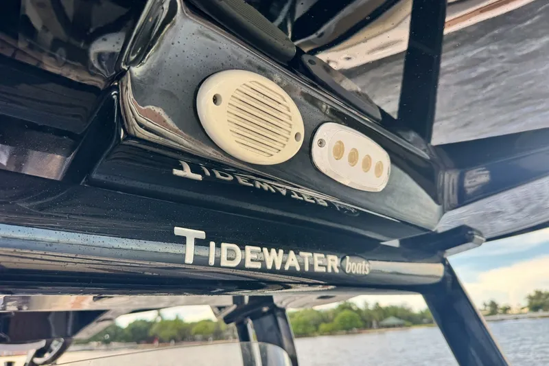 Slide: The Image of Tidewater 320 CC Adventure 2019 - 8044749