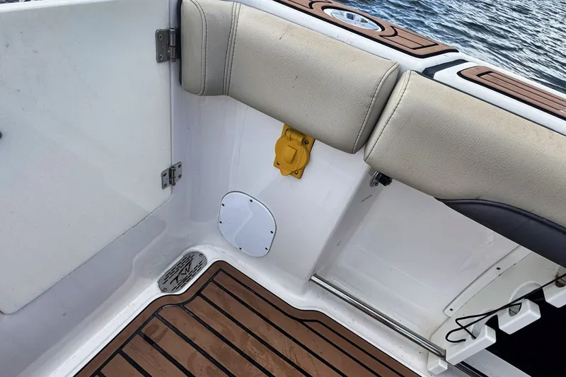 Slide: The Image of Tidewater 320 CC Adventure 2019 - 8044736