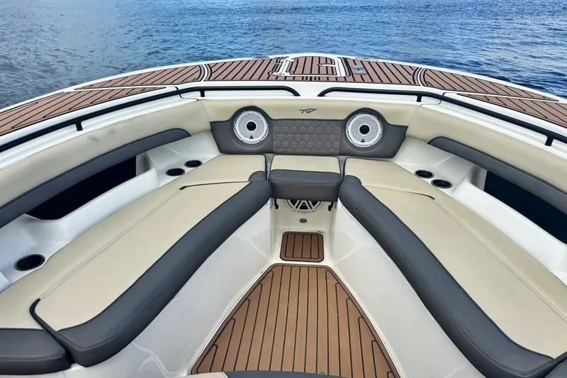 Slide: The Image of Tidewater 320 CC Adventure 2019 - 8044692