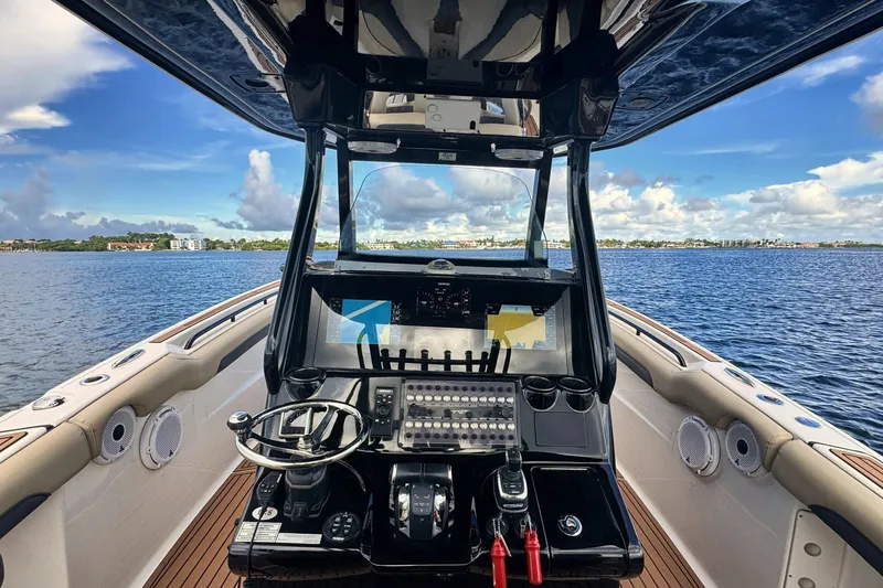 Slide: The Image of Tidewater 320 CC Adventure 2019 - 8044707