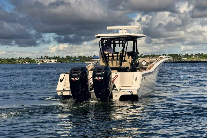 Slide: The Image of Tidewater 320 CC Adventure 2019 - 8044681