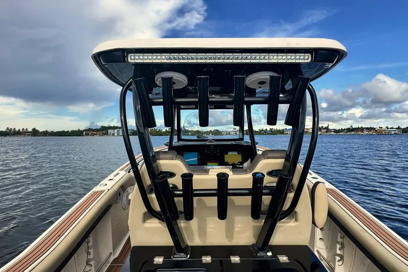 Slide: The Image of Tidewater 320 CC Adventure 2019 - 8044745