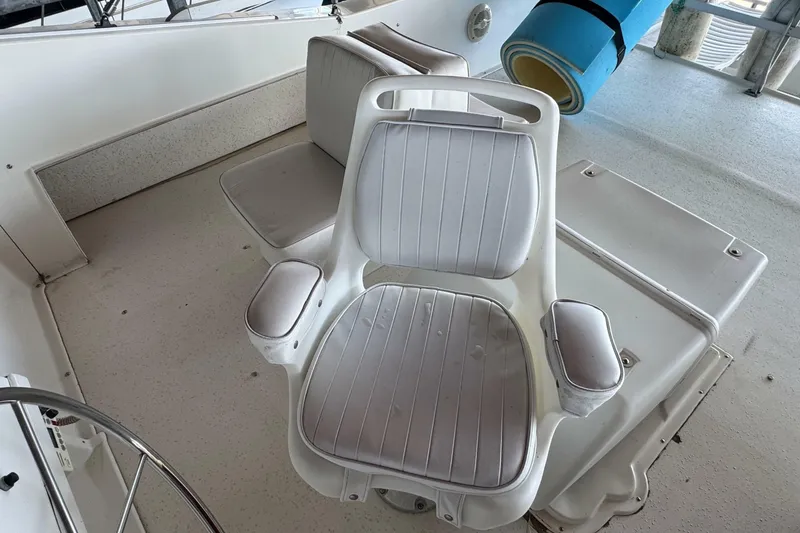 Slide: The Image of Gibson 44 CABIN YACHT 1993 - 8045274