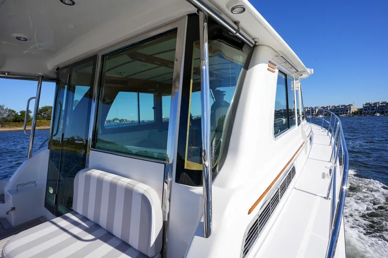 Slide: The Image of Sabre 48 Salon Express 2022 - 8045960