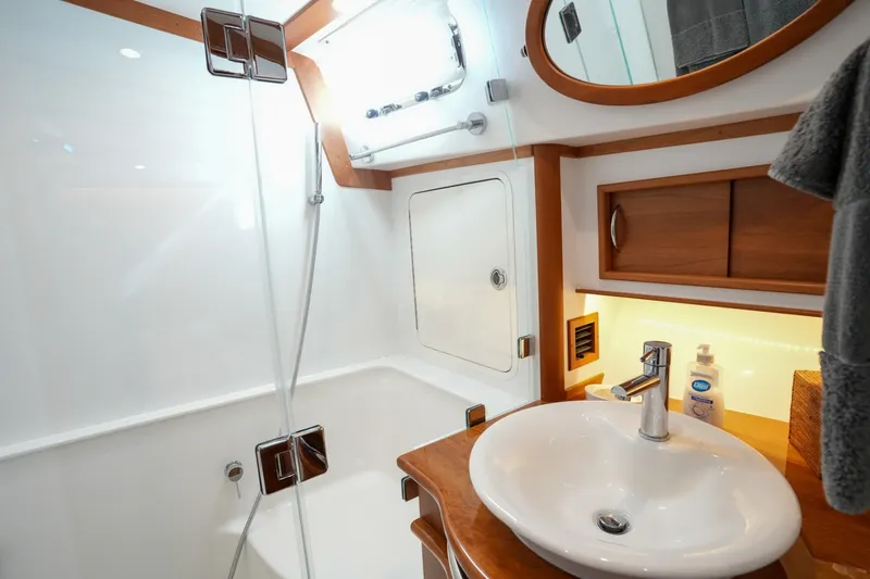 Slide: The Image of Sabre 48 Salon Express 2022 - 8045937