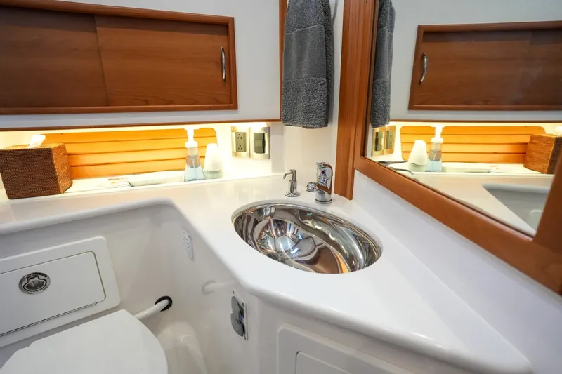 Slide: The Image of Sabre 48 Salon Express 2022 - 8045948