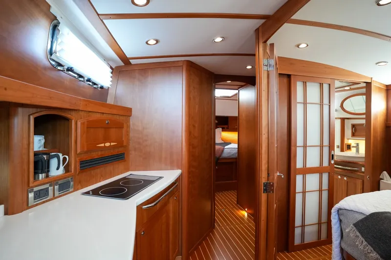 Slide: The Image of Sabre 48 Salon Express 2022 - 8045945
