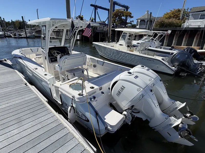 Slide: The Image of Robalo R250 2025 - 8046092