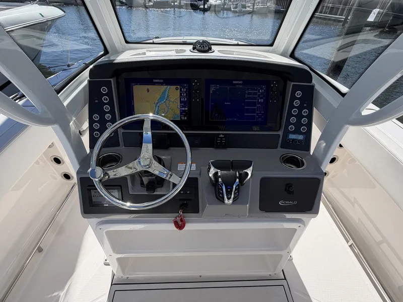 Slide: The Image of Robalo R250 2025 - 8046097