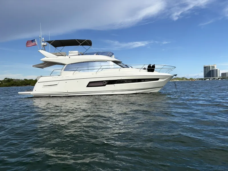 Slide: The Image of Prestige 460 2022 - 8046221