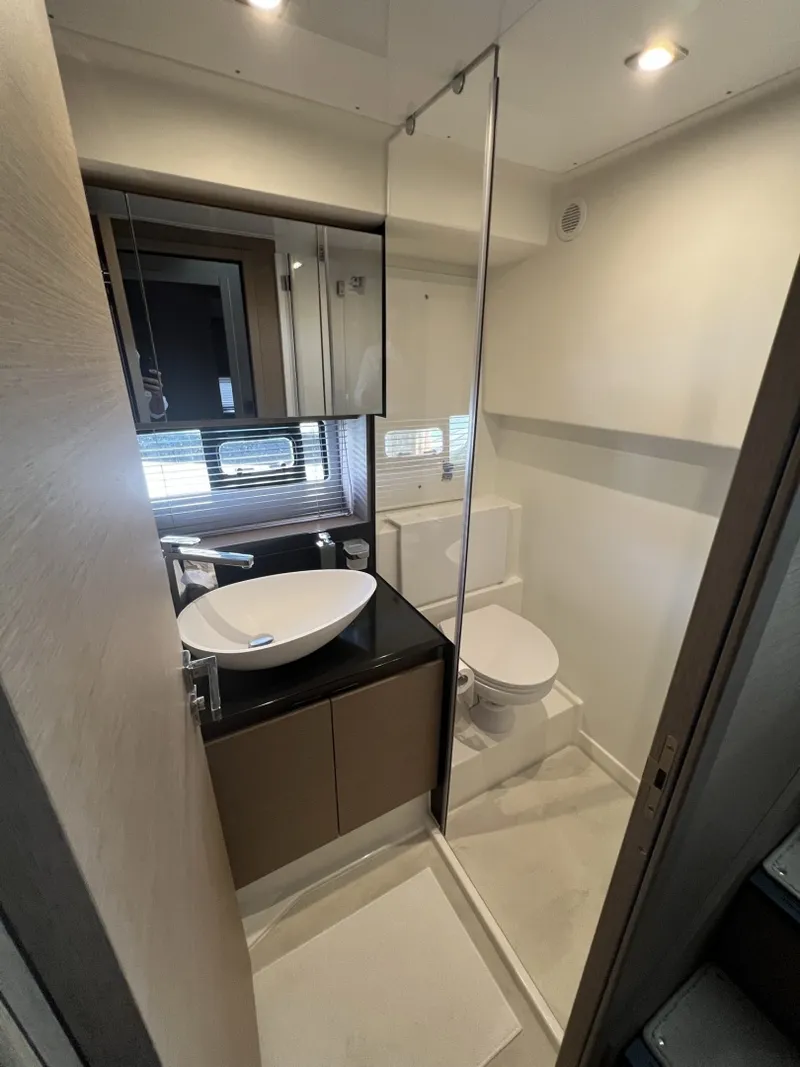 Slide: The Image of Prestige 460 2022 - 8046235