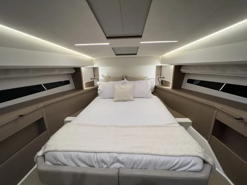 Slide: The Image of Prestige 460 2022 - 8046236