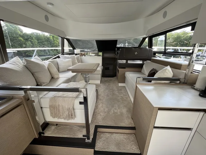 Slide: The Image of Prestige 460 2022 - 8046231