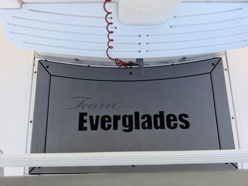 Slide: The Image of Everglades 230 Center Console 2014 - 8046256