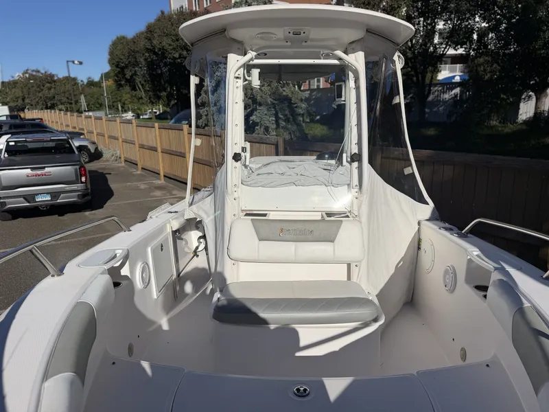 Slide: The Image of Everglades 230 Center Console 2014 - 8046260