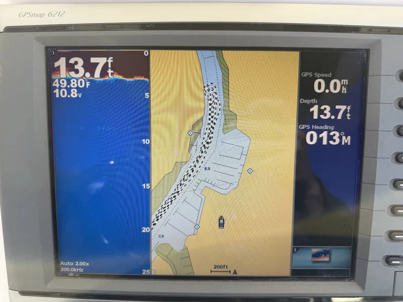 Slide: The Image of Everglades 230 Center Console 2014 - 8046267