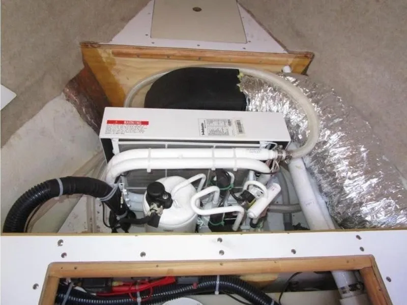 Slide: The Image of Hunter 30T 1991 - 8172553