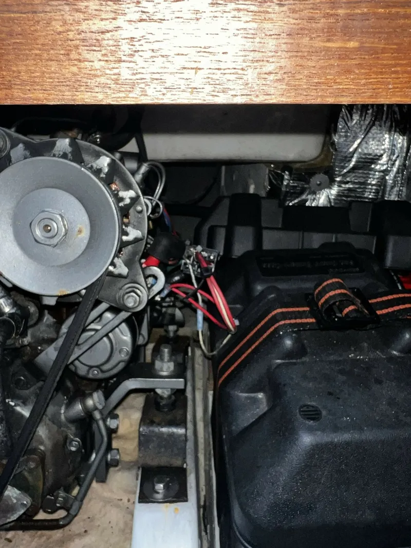 Slide: The Image of Alerion 28 1994 - 8145417