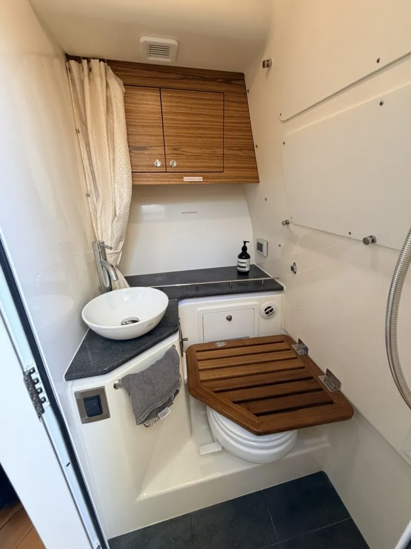 Slide: The Image of Boston Whaler 38 2020 - 8051149