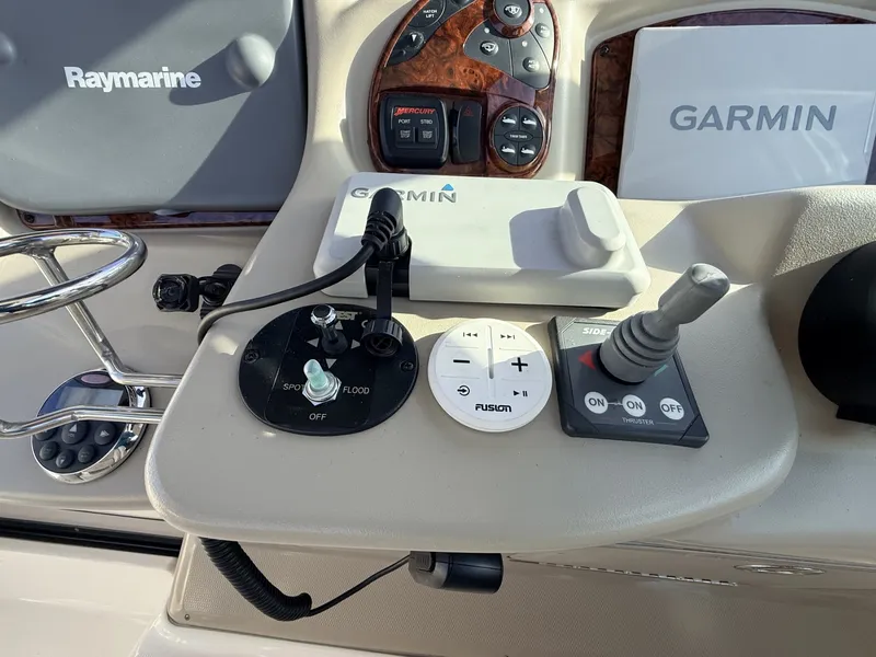 Slide: The Image of Sea Ray 34' Sundancer 2008 - 8054551