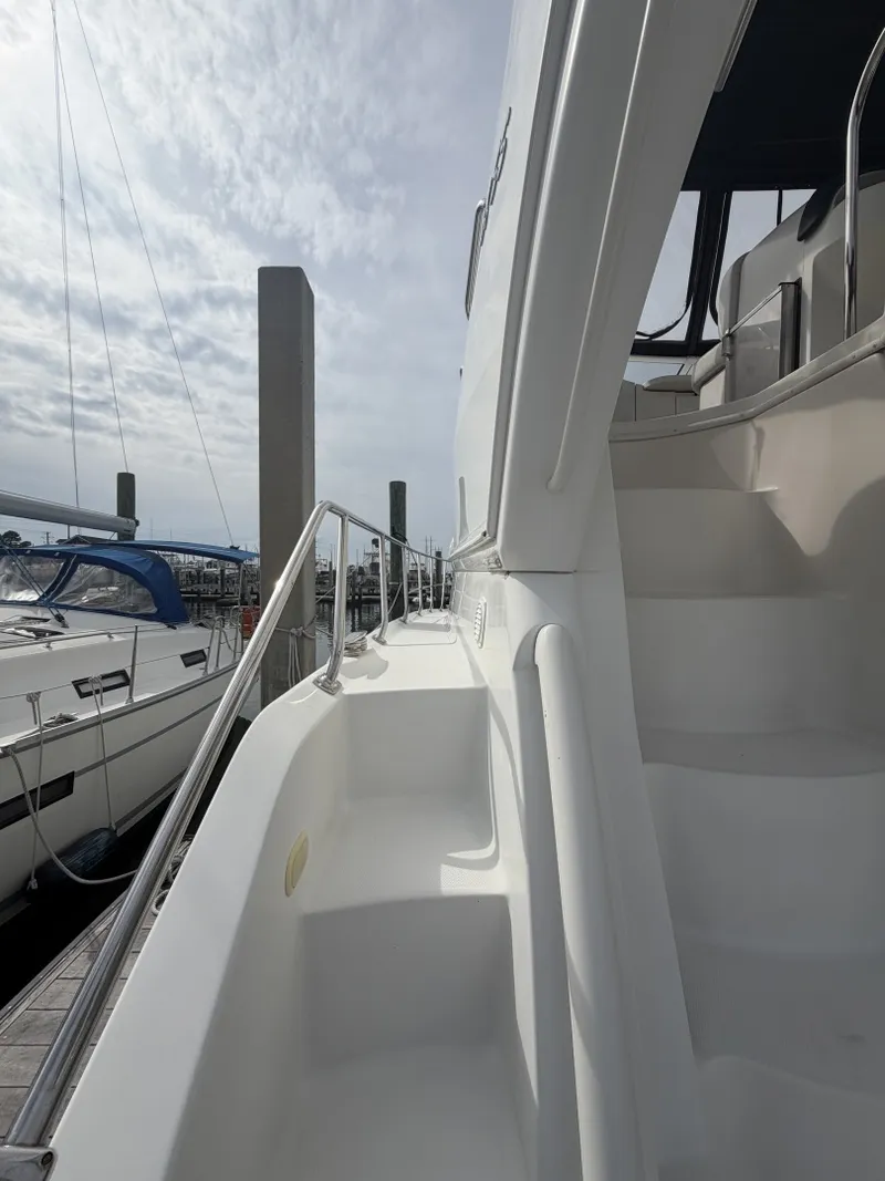 Slide: The Image of Carver Yachts 38 Super Sport 2005 - 8136803