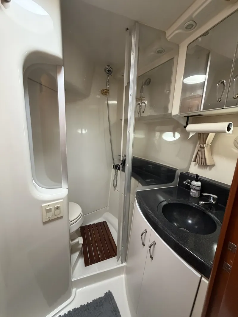 Slide: The Image of Carver Yachts 38 Super Sport 2005 - 8136816