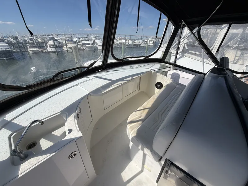 Slide: The Image of Carver Yachts 38 Super Sport 2005 - 8136808