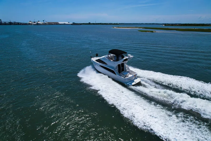 Slide: The Image of Carver Yachts 38 Super Sport 2005 - 8055572