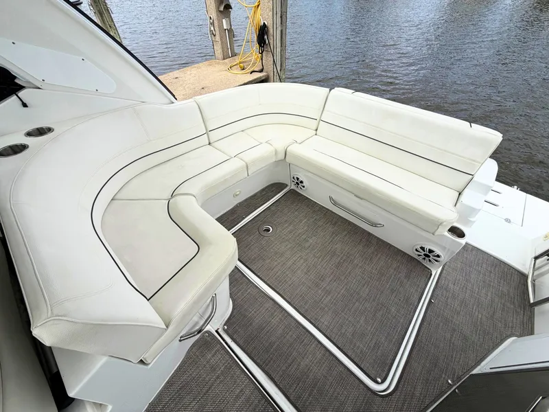 Slide: The Image of Cruisers 35 Express 2018 - 8054962