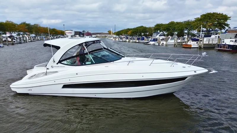 The Image of Cruisers 35 Express 2018 - 8054954