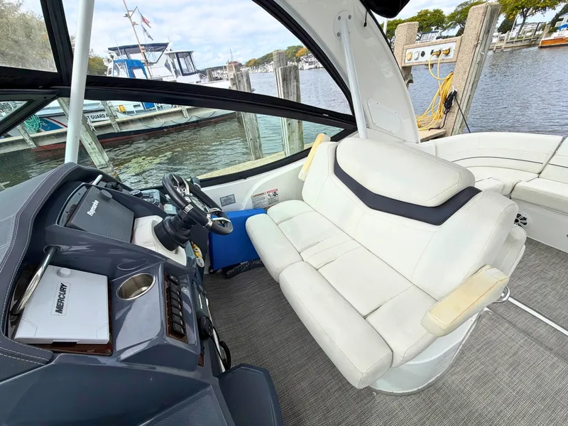 Slide: The Image of Cruisers 35 Express 2018 - 8054966