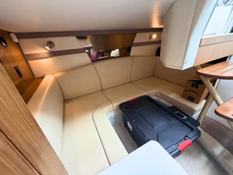 Slide: The Image of Cruisers 35 Express 2018 - 8055063