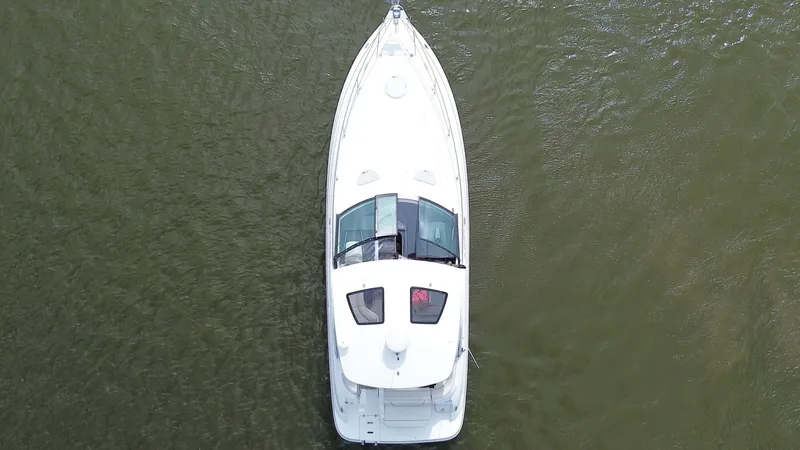 Slide: The Image of Cruisers 35 Express 2018 - 8054957