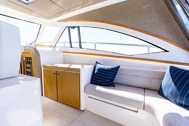 Slide: The Image of Chris-Craft 44 Commander 2018 - 8055993