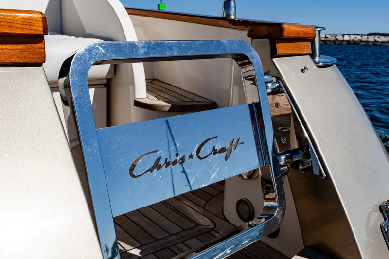 Slide: The Image of Chris-Craft 44 Commander 2018 - 8056025