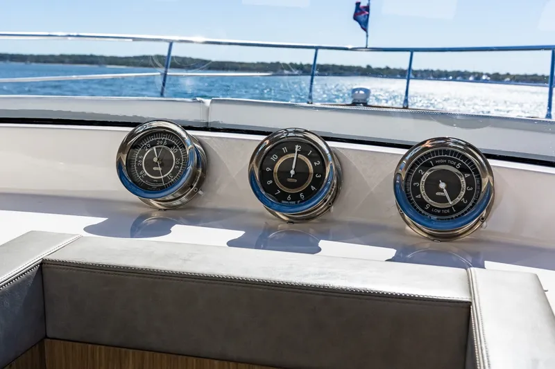 Slide: The Image of Chris-Craft 44 Commander 2018 - 8056035
