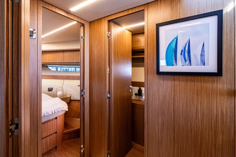 Slide: The Image of Chris-Craft 44 Commander 2018 - 8056003
