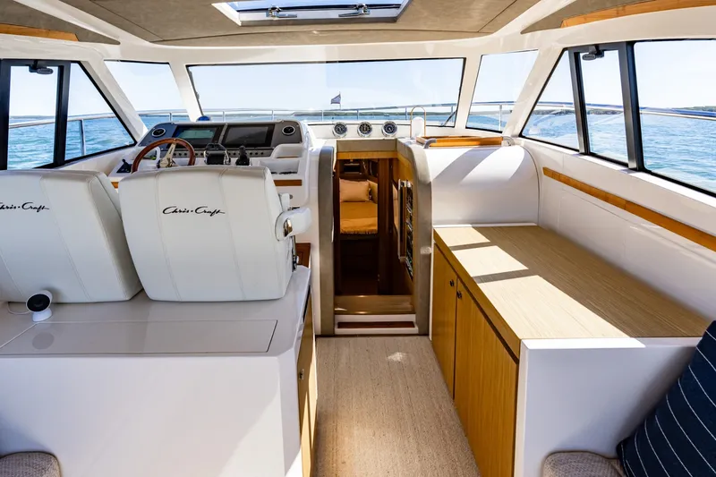 Slide: The Image of Chris-Craft 44 Commander 2018 - 8056038