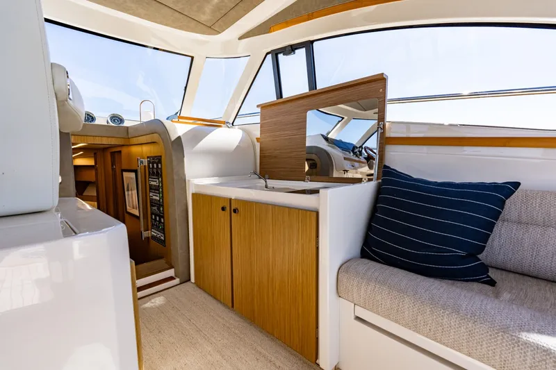 Slide: The Image of Chris-Craft 44 Commander 2018 - 8056042