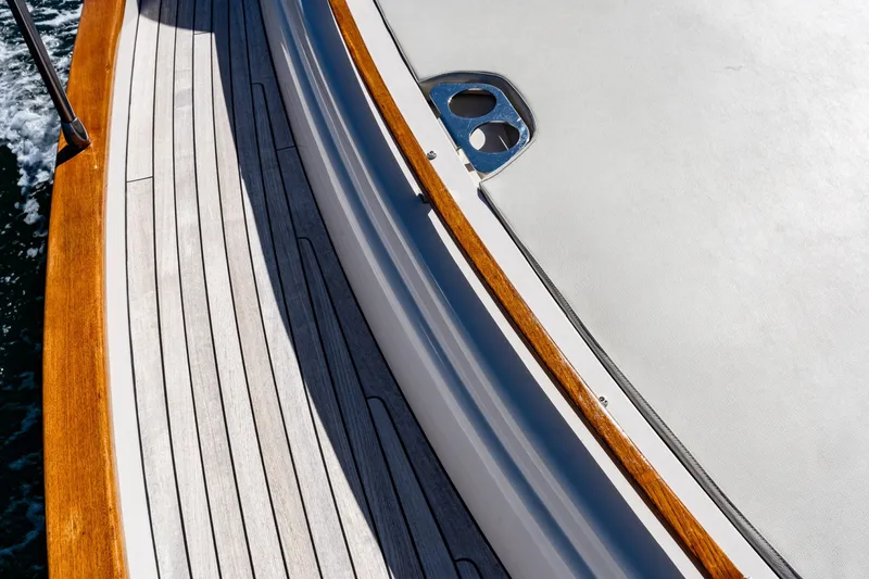 Slide: The Image of Chris-Craft 44 Commander 2018 - 8055986