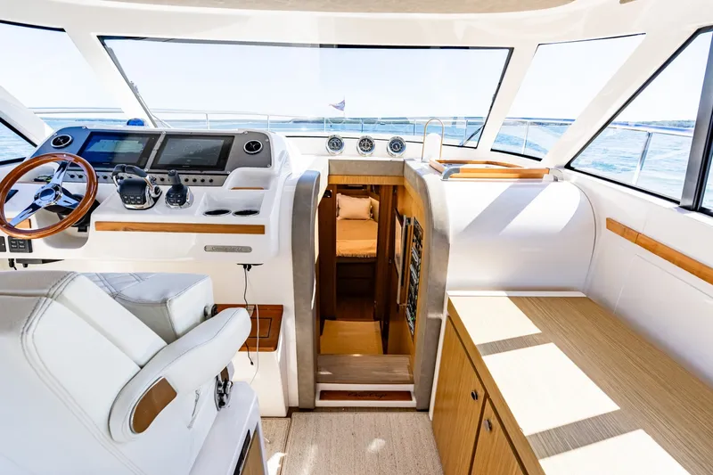 Slide: The Image of Chris-Craft 44 Commander 2018 - 8056037