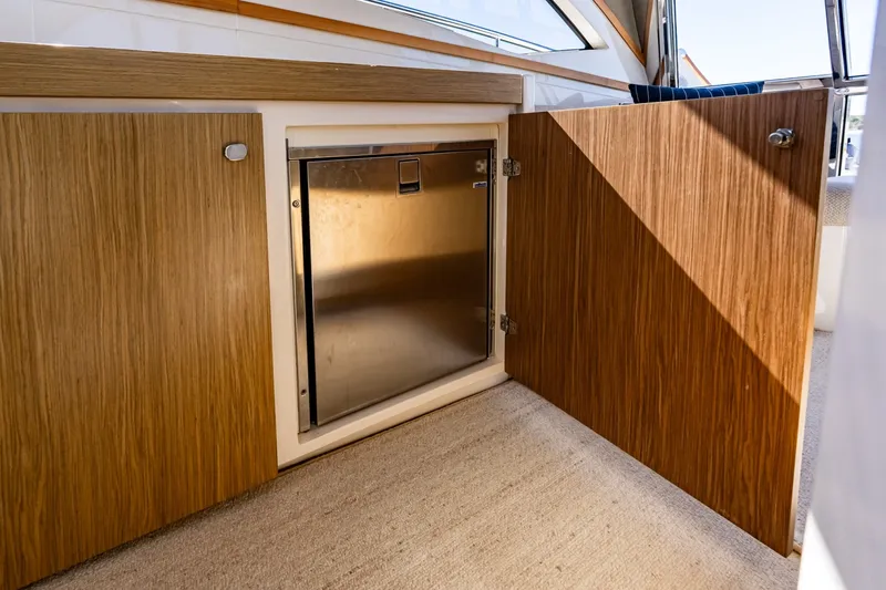 Slide: The Image of Chris-Craft 44 Commander 2018 - 8056043